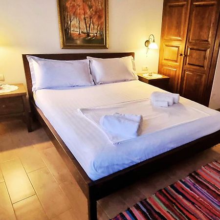 Hotel Gorica - Unesco Quarter Berat Extérieur photo