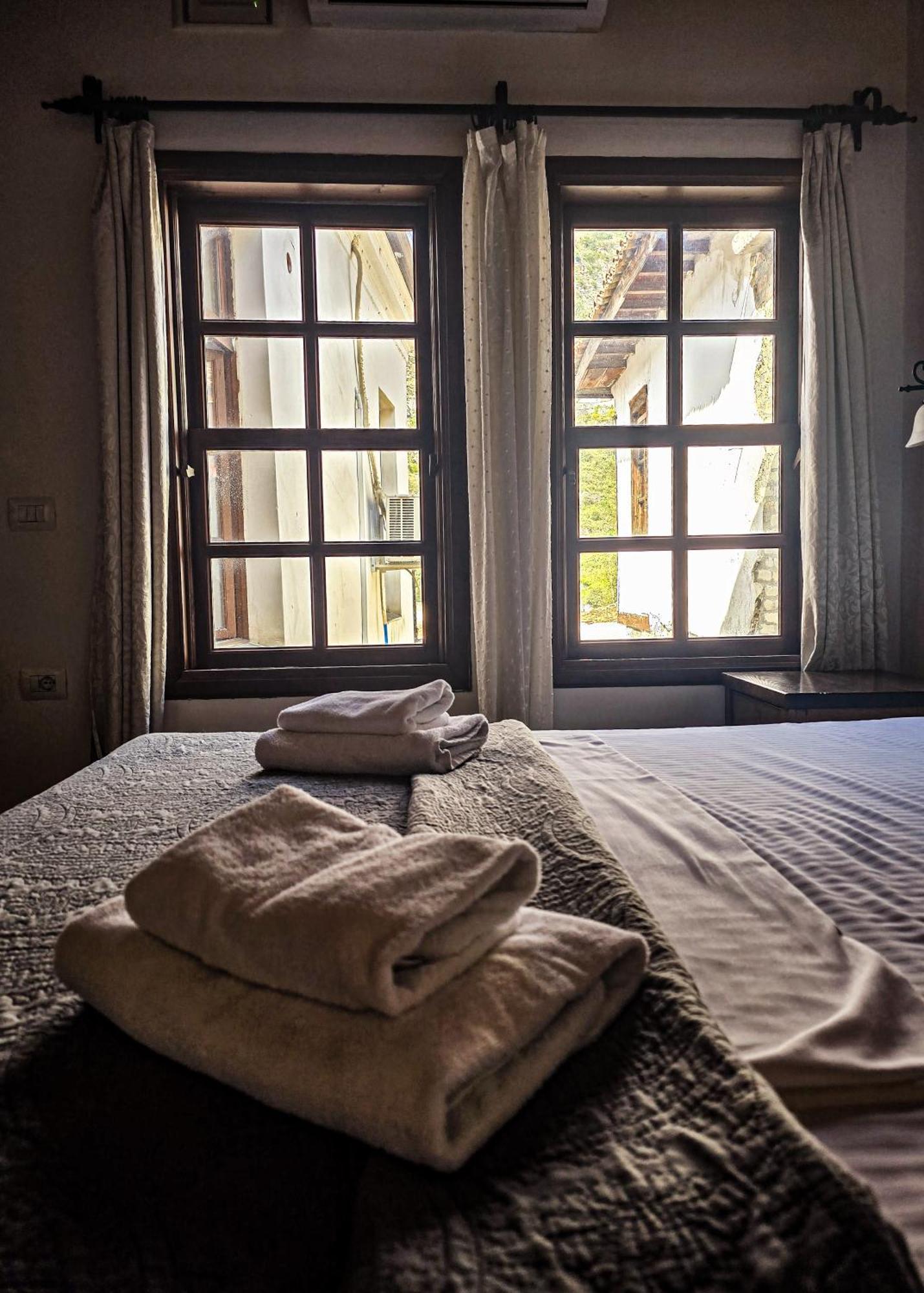 Hotel Gorica - Unesco Quarter Berat Extérieur photo